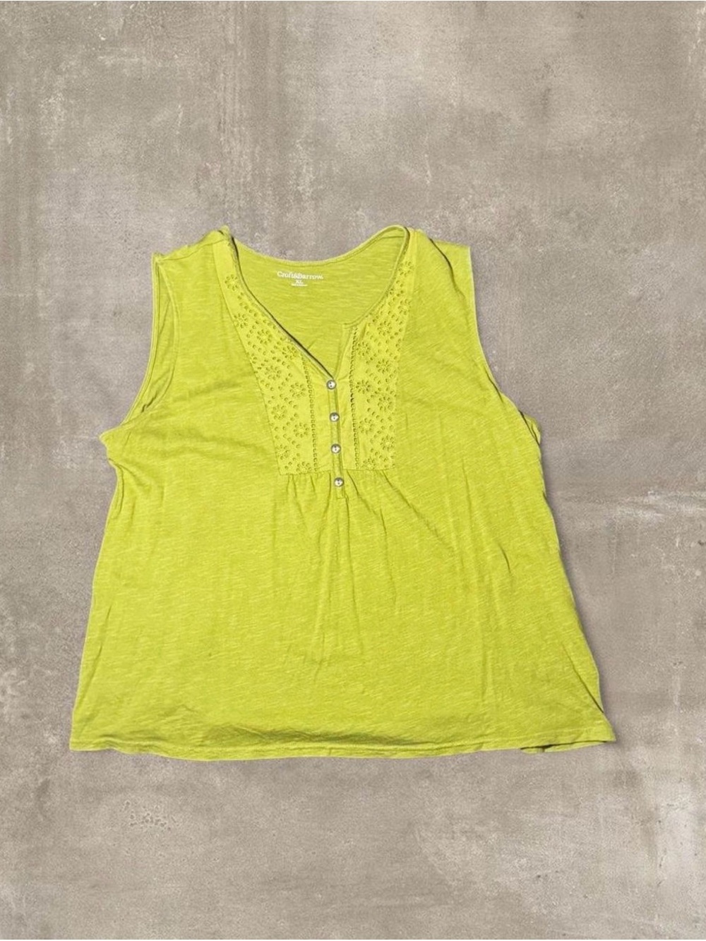 Croft & Barrow green tank top with button detail